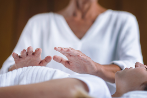 Les bienfaits du magnétisme : une approche douce et naturelle pour le bien‑être